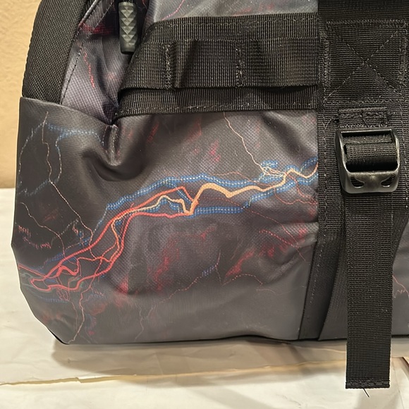 The North Face Base Camp Duffel Bag Medium 71 liters Brand new w/tags. - Picture 8 of 16
